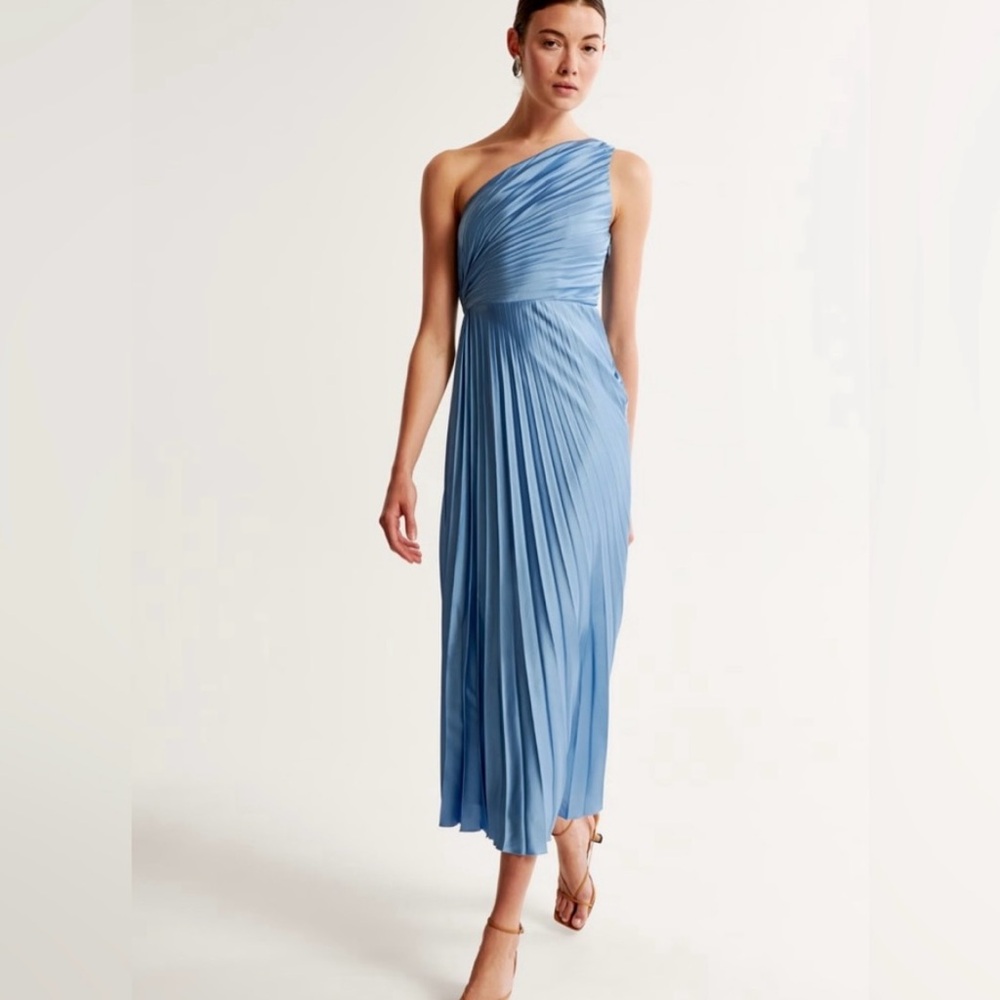 New Abercrombie one shoulder pleated midi, size small